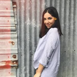 Meet your Posher, Manuela